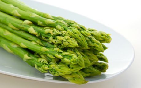I minerali e gli amminoacidi presenti negli asparagi possono proteggere le cellule del fegato da sostanze tossiche